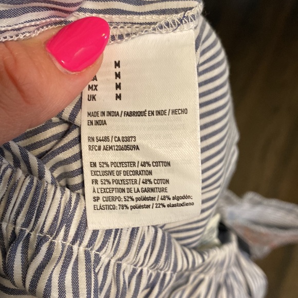 American Eagle Off The Shoulder Top striped Blue White Medium M NWT NEW - Picture 7 of 9